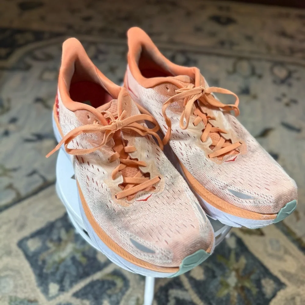 HOKA Clifton 8‎ Women's Running Walking Peach Orange Size 9.5B Comfort